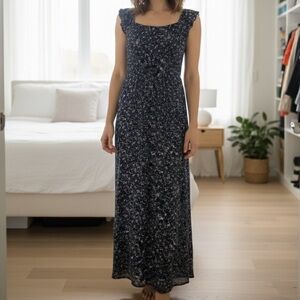 Chic Floral Maxi Dress in Navy